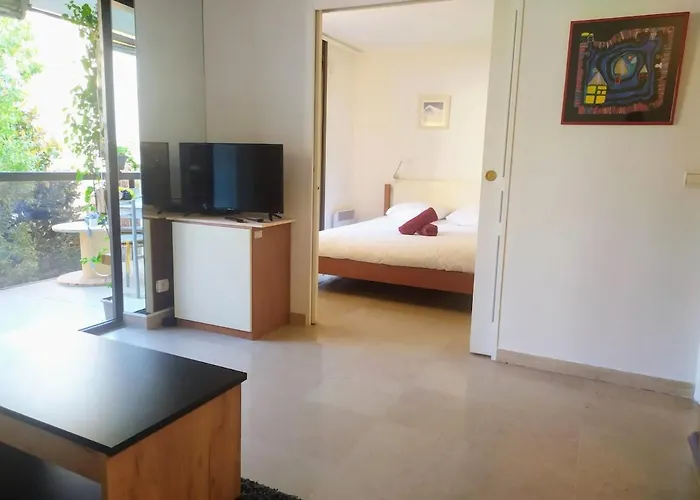 Wehost Barety - Blooming Balcony Retreat - 3-4prs