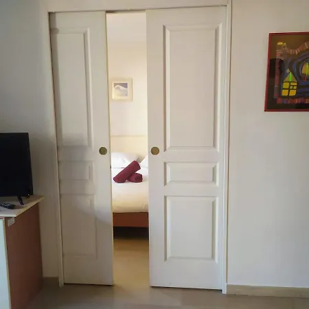 Διαμέρισμα Wehost Barety - Blooming Balcony Retreat - 3-4prs