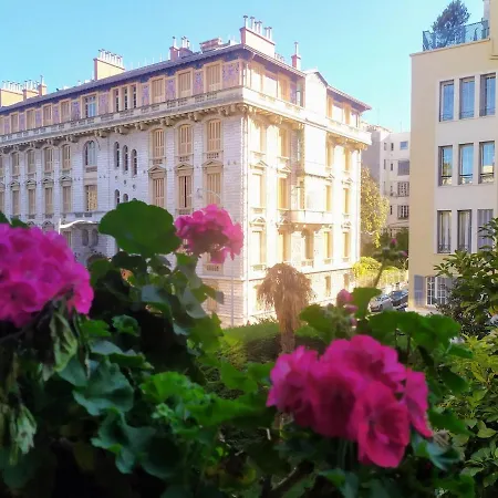 Wehost Barety - Blooming Balcony Retreat - 3-4prs