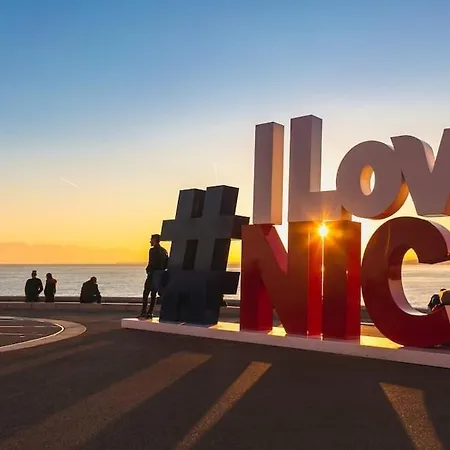 Apartman Wehost Barety - Blooming Balcony Retreat - 3-4prs Nizza