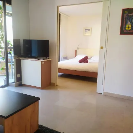 Wehost Barety - Blooming Balcony Retreat - 3-4prs