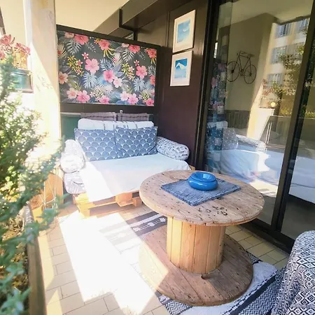 Wehost Barety - Blooming Balcony Retreat - 3-4prs Νίκαια