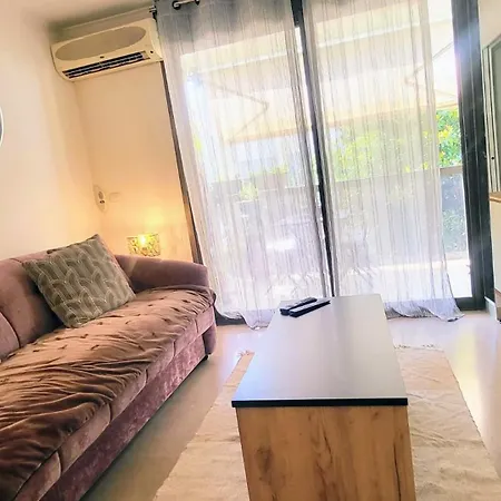 公寓 Wehost Barety - Blooming Balcony Retreat - 3-4prs