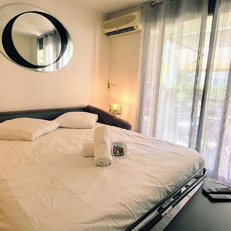 Wehost Barety - Blooming Balcony Retreat - 3-4prs * 尼斯