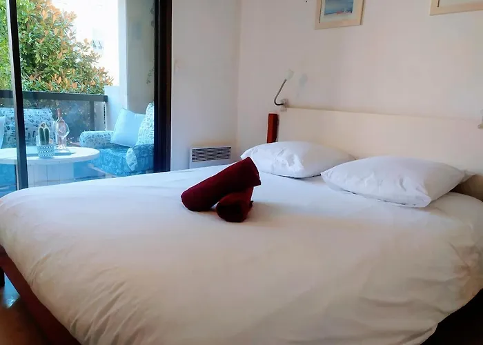 Wehost Barety - Blooming Balcony Retreat - 3-4prs Appartement