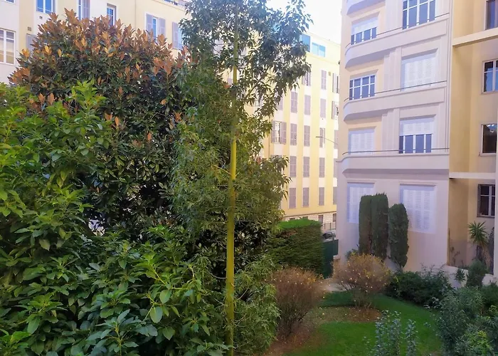 Wehost Barety - Blooming Balcony Retreat - 3-4prs Nicea