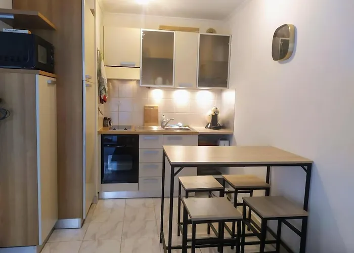 Wehost Barety - Blooming Balcony Retreat - 3-4prs *