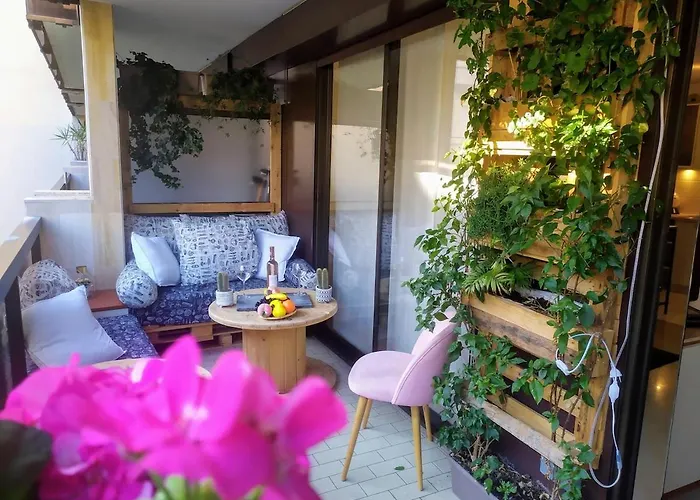 Wehost Barety - Blooming Balcony Retreat - 3-4prs *