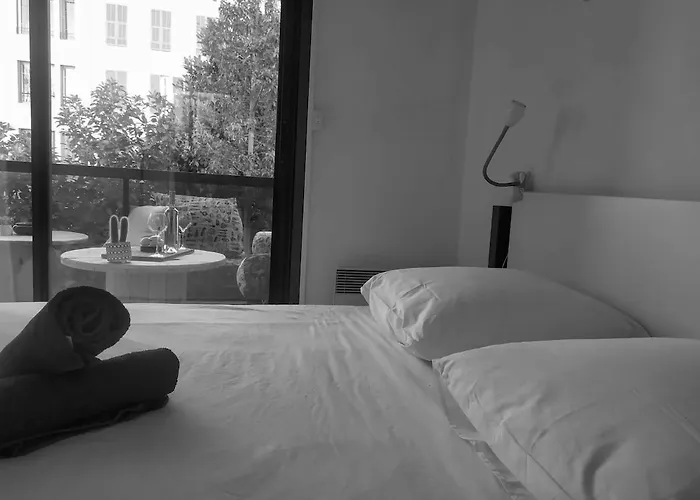 Wehost Barety - Blooming Balcony Retreat - 3-4prs Appartement Nice