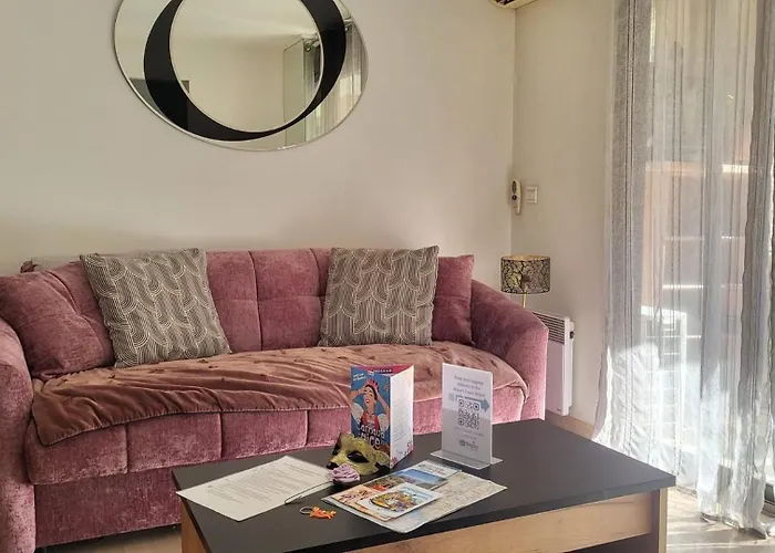 Wehost Barety - Blooming Balcony Retreat - 3-4prs Appartement *