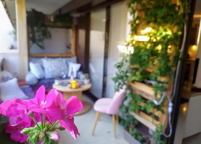 Wehost Barety - Blooming Balcony Retreat - 3-4prs