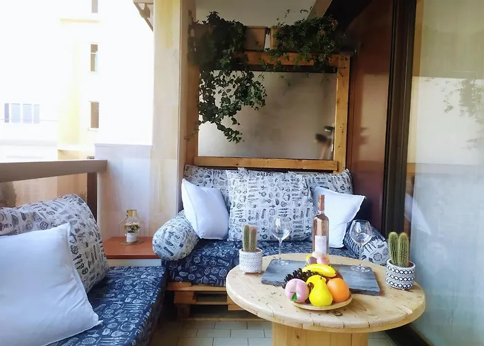 Wehost Barety - Blooming Balcony Retreat - 3-4prs Appartement *
