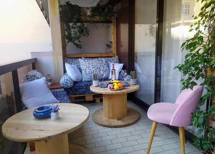 Wehost Barety - Blooming Balcony Retreat - 3-4prs * Nice