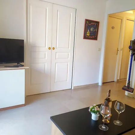 Διαμέρισμα Wehost Barety - Blooming Balcony Retreat - 3-4prs Νίκαια