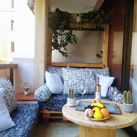 Wehost Barety - Blooming Balcony Retreat - 3-4prs Διαμέρισμα *