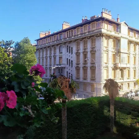 Διαμέρισμα Wehost Barety - Blooming Balcony Retreat - 3-4prs