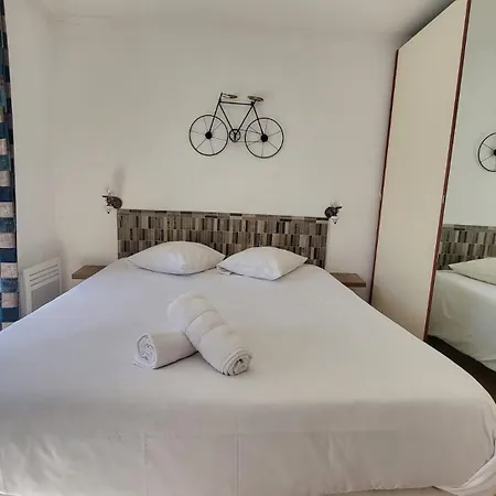 Wehost Barety - Blooming Balcony Retreat - 3-4prs Νίκαια