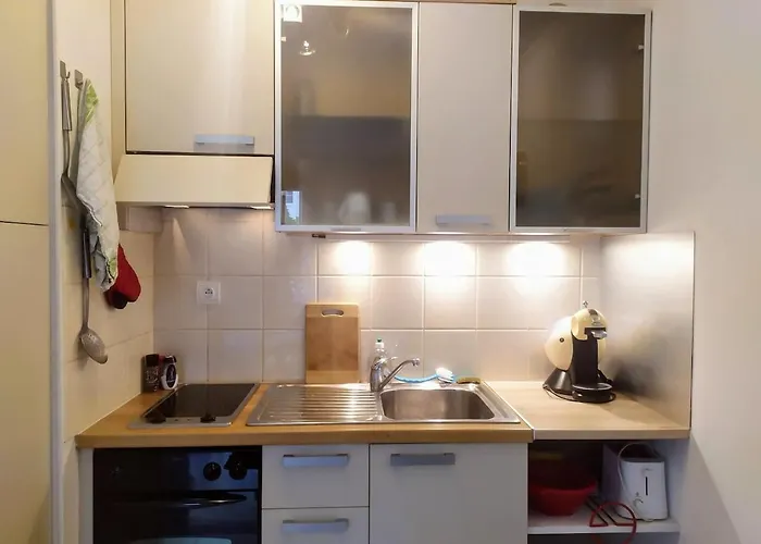 דירה Wehost Barety - Blooming Balcony Retreat - 3-4prs