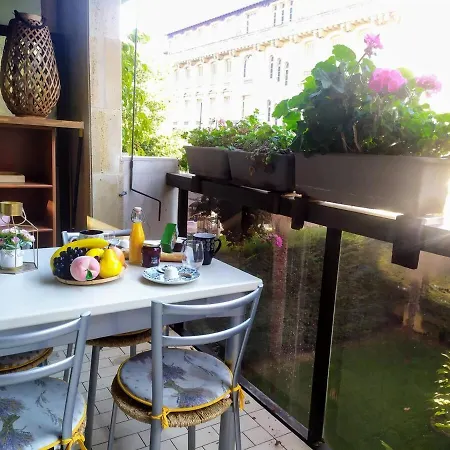 Wehost Barety - Blooming Balcony Retreat - 3-4prs *
